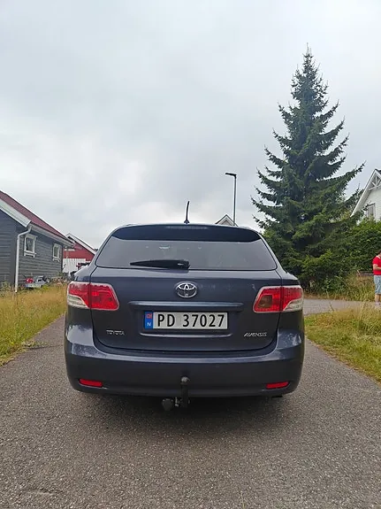 Toyota Avensis 2011 photo 5