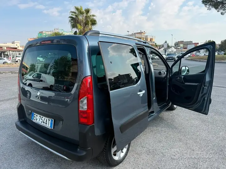 Peugeot Partner 2011 photo 3