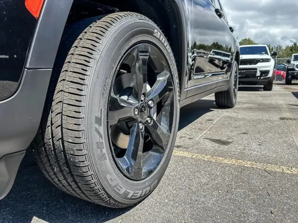 Jeep Grand Cherokee 2026 photo 5