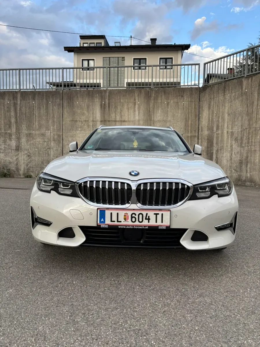 BMW 3 Series 2020 photo 2