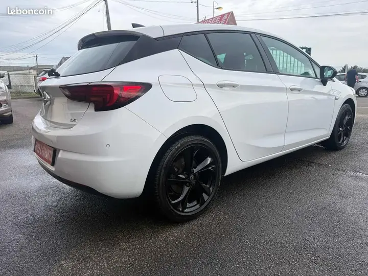 Opel Astra 2018 photo 3