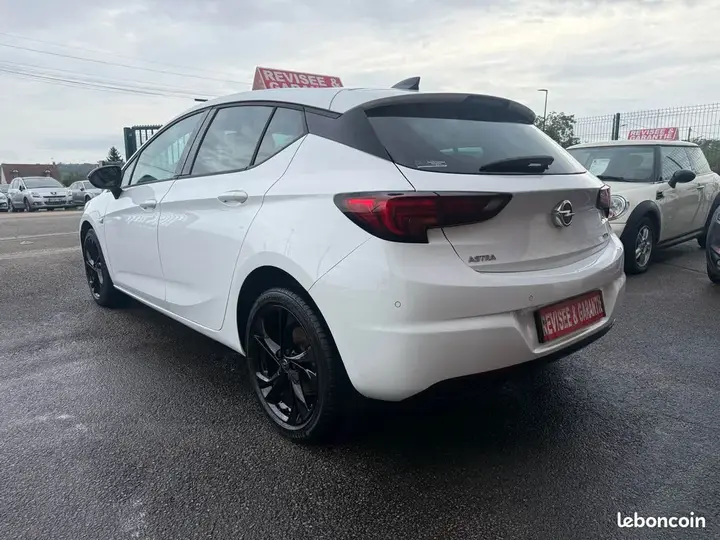 Opel Astra 2018 photo 2