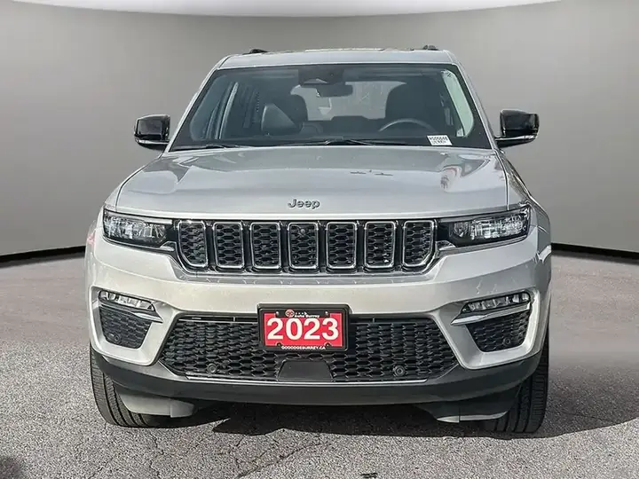 Jeep Grand Cherokee 2023 photo 2