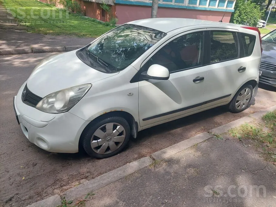Nissan Note 2012 photo 3