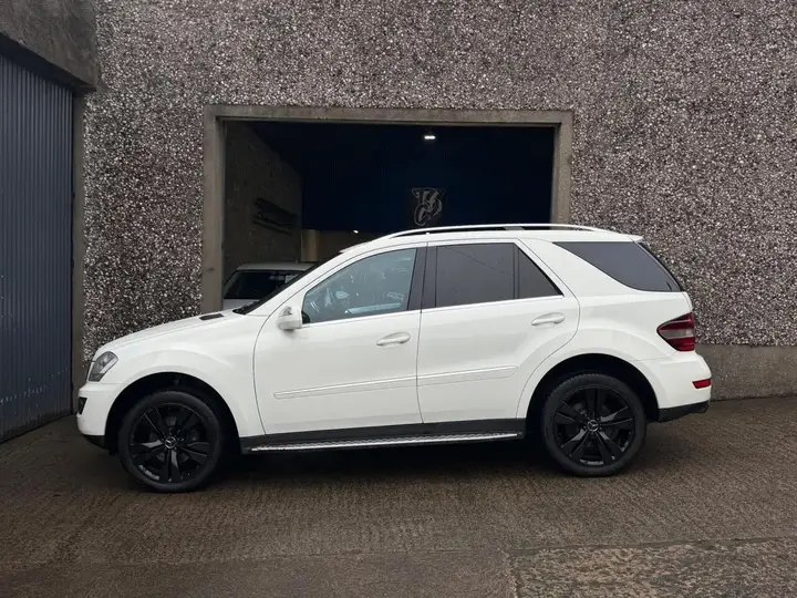 Mercedes-Benz M-Class 2008 photo 2