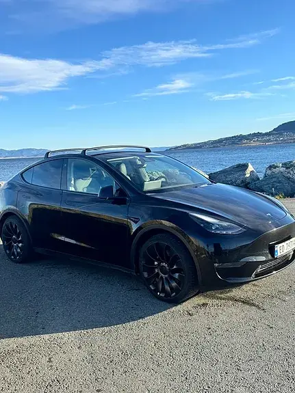 Tesla Model Y 2022 photo 3
