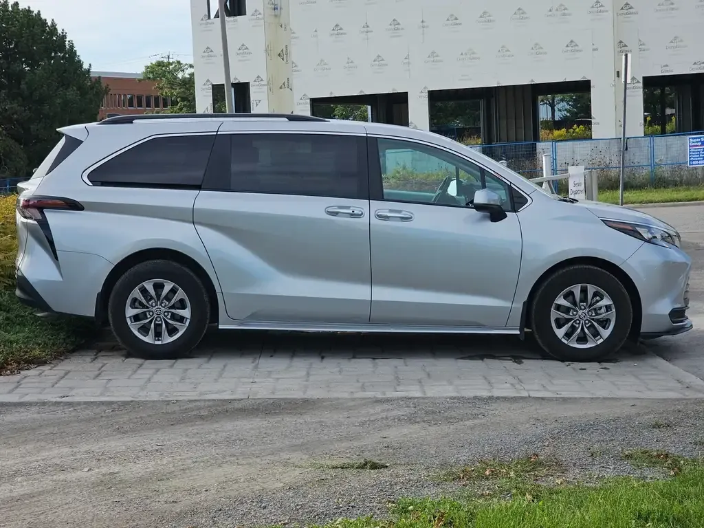 Toyota Sienna 2025 photo 5
