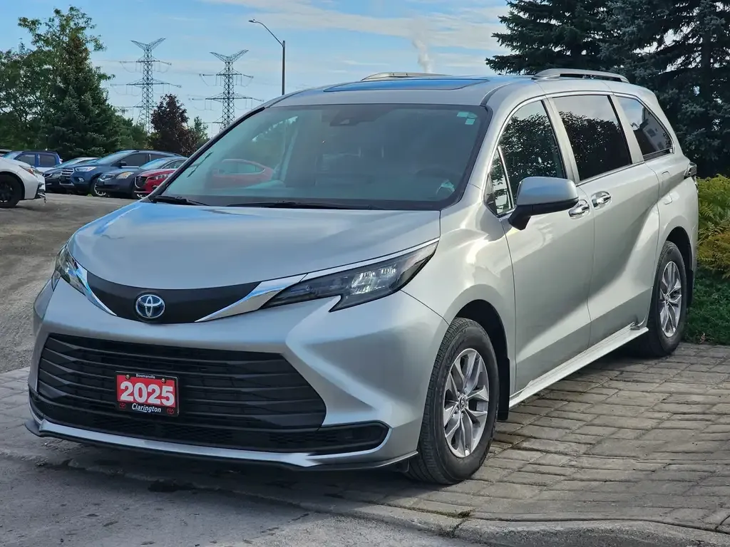 Toyota Sienna 2025 photo 2