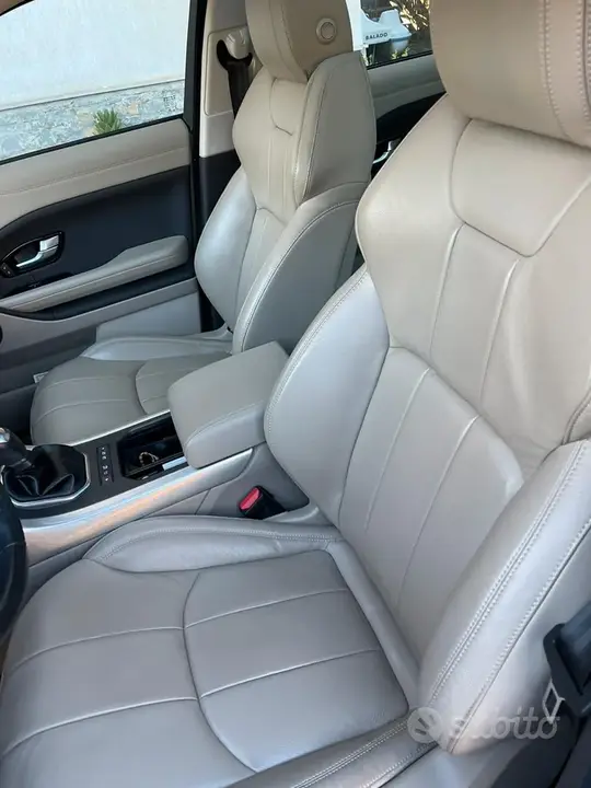 Land Rover Evoque 2015 photo 2