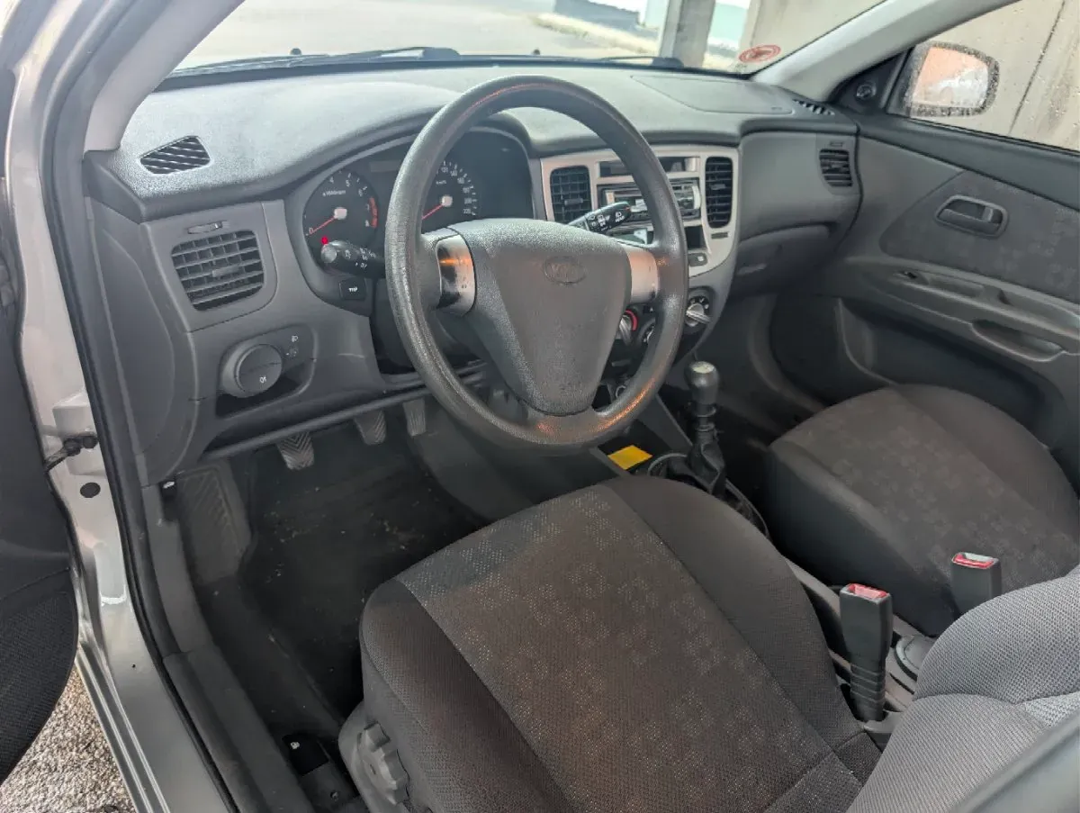 Kia Rio 2006 photo 2