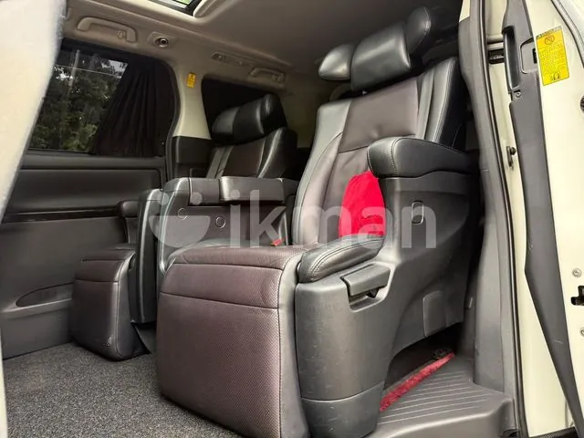 Toyota Alphard 2013 photo 2