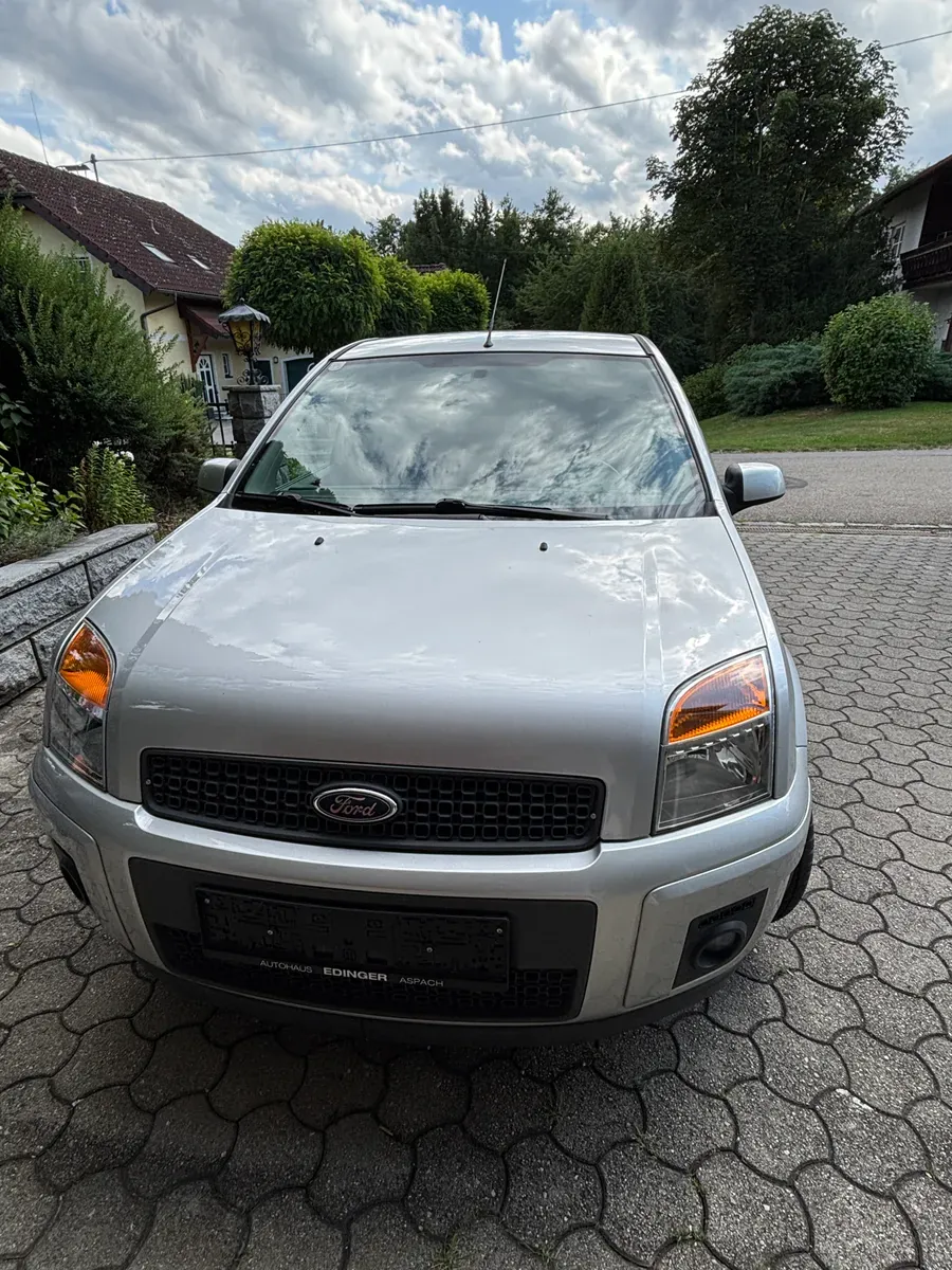 Ford Fusion 2009 photo 3