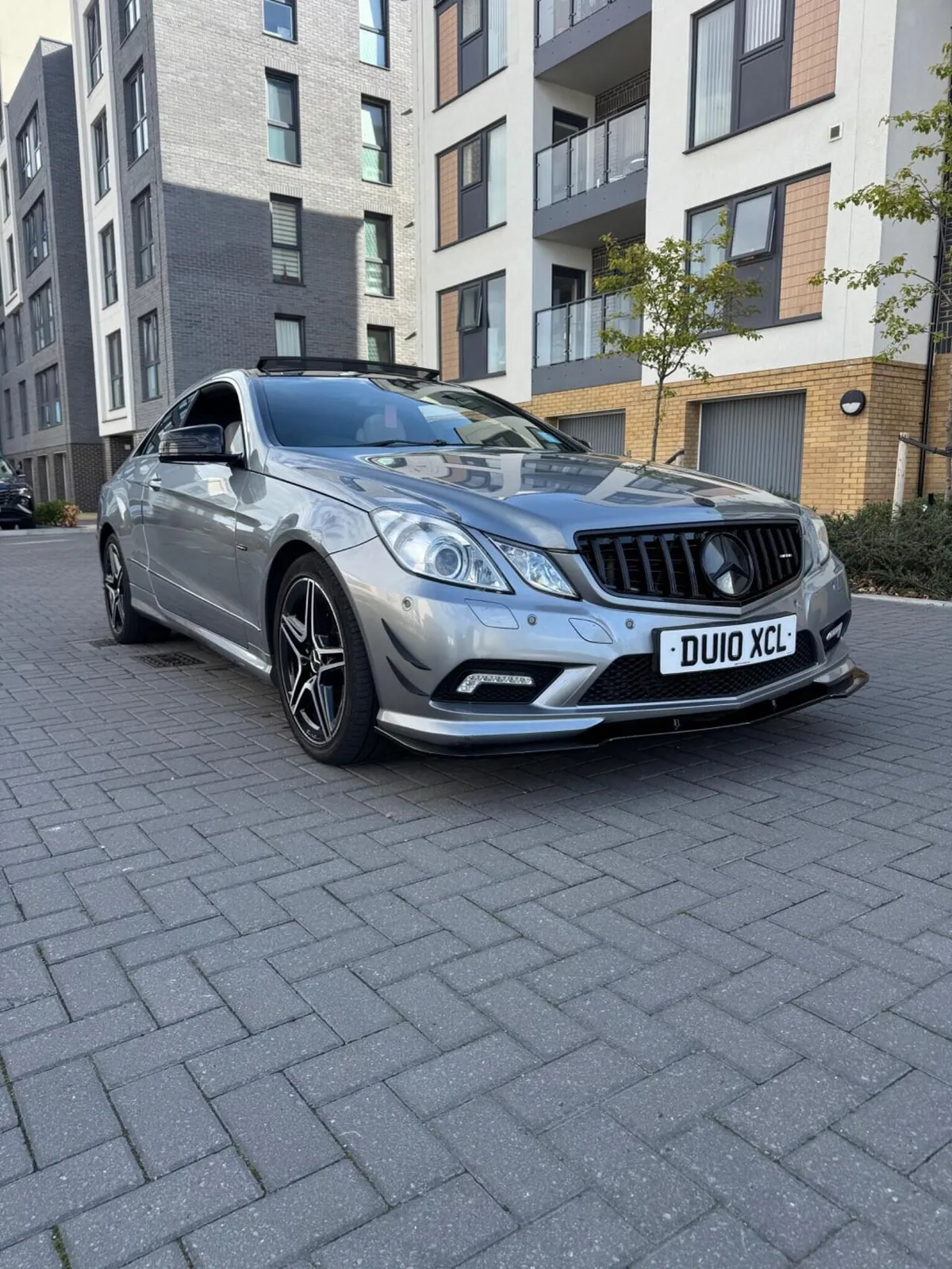 Mercedes-Benz E-Class 2010 photo 2