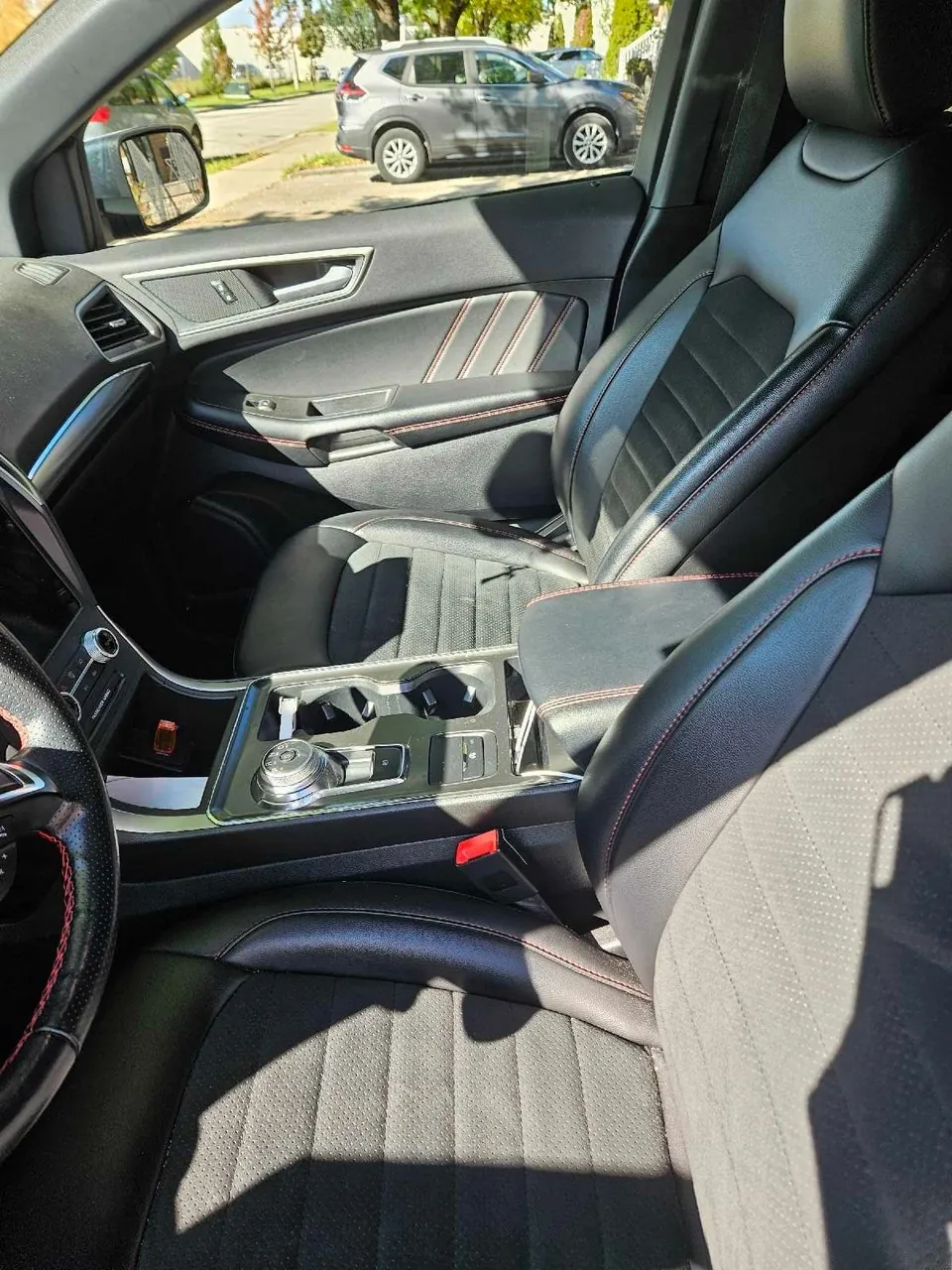 Ford Edge 2022 photo 2