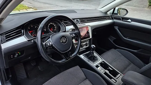 Volkswagen Passat 2018 photo 5