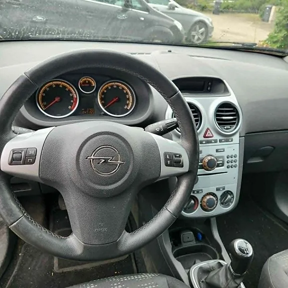 Opel Corsa 2012 photo 5