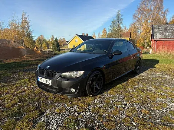 BMW 320D 2009 photo 4