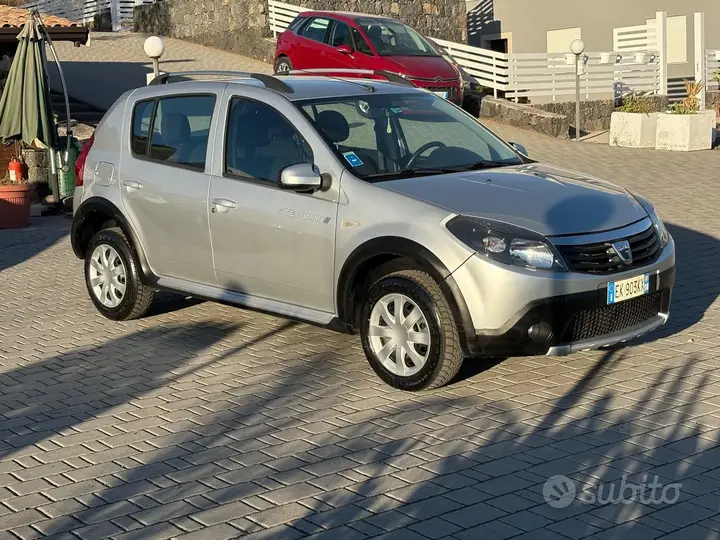 Dacia Sandero 2012 photo 3