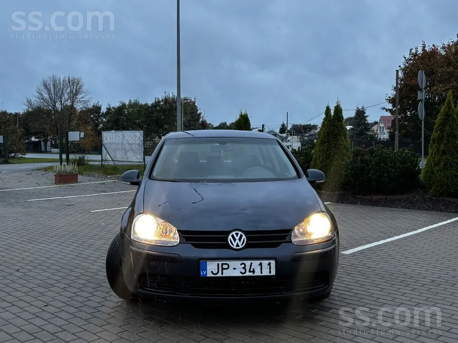 Volkswagen Golf V 2004 photo 2