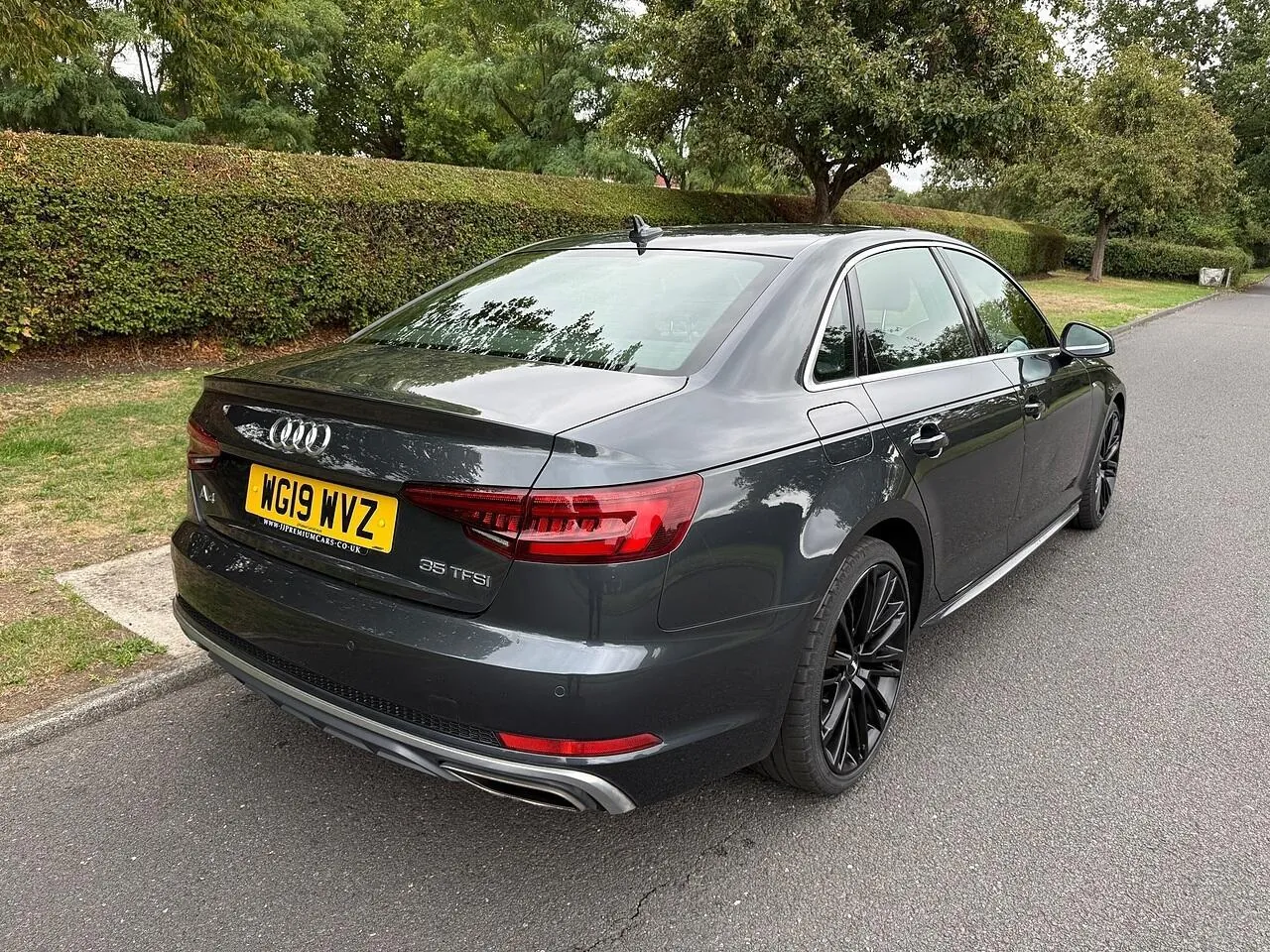 Audi A4 2019 photo 3