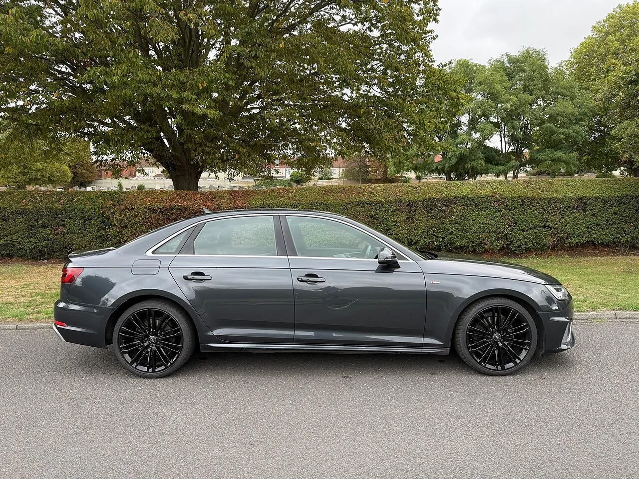 Audi A4 2019 photo 2