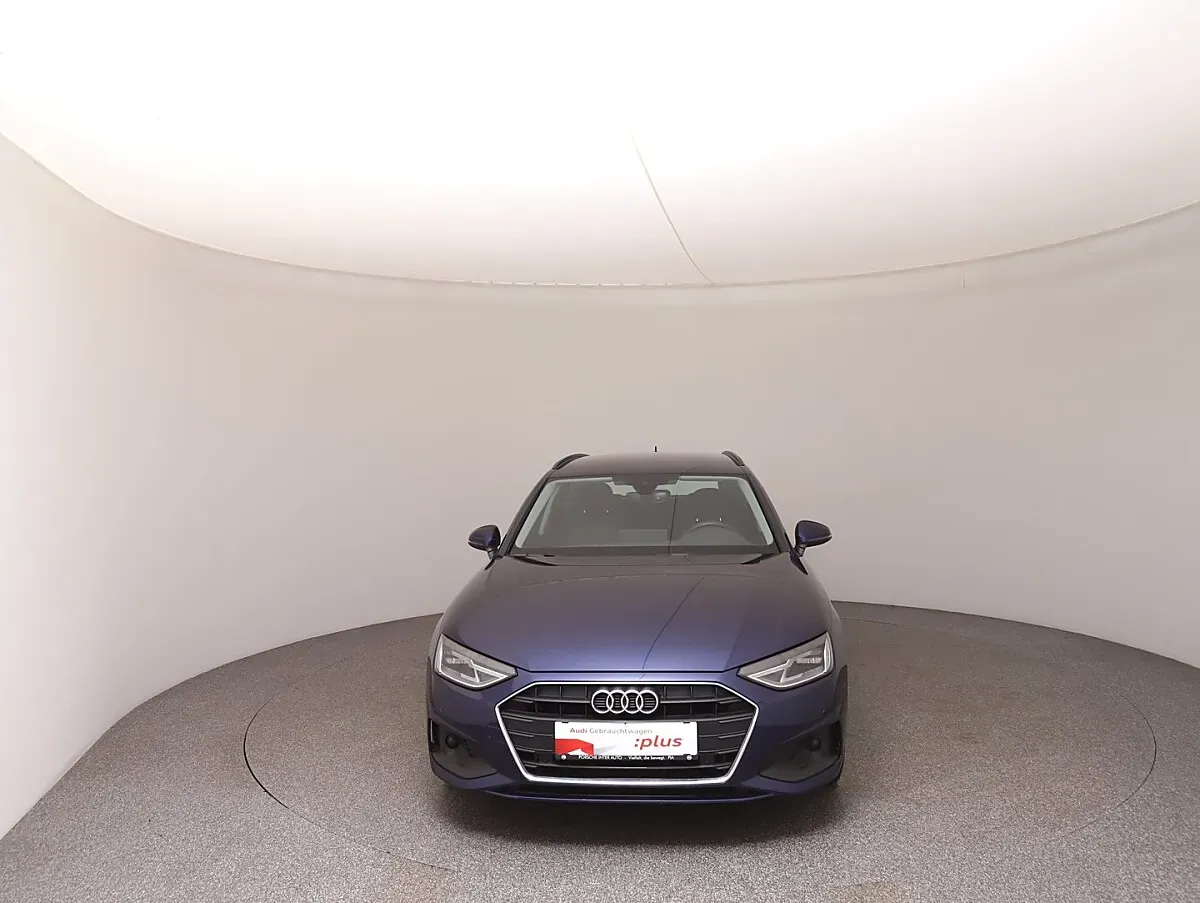 Audi A4 2023 photo 3