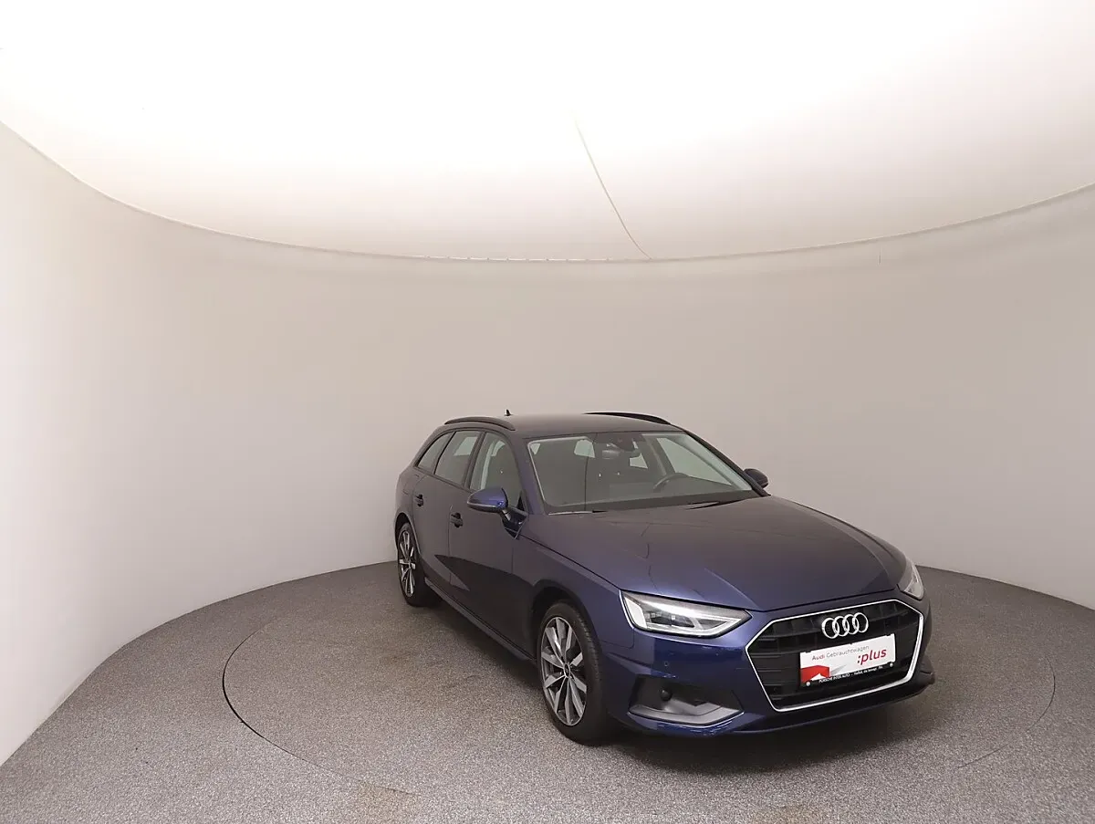 Audi A4 2023 photo 2