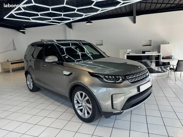 Land Rover Discovery 2018 photo 2