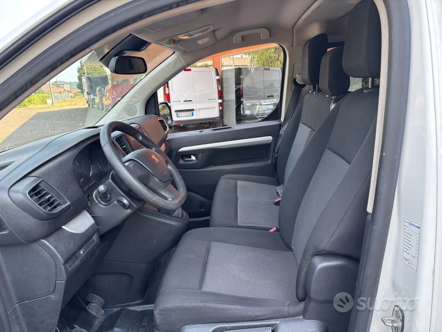 Peugeot Traveller 2020 photo 5