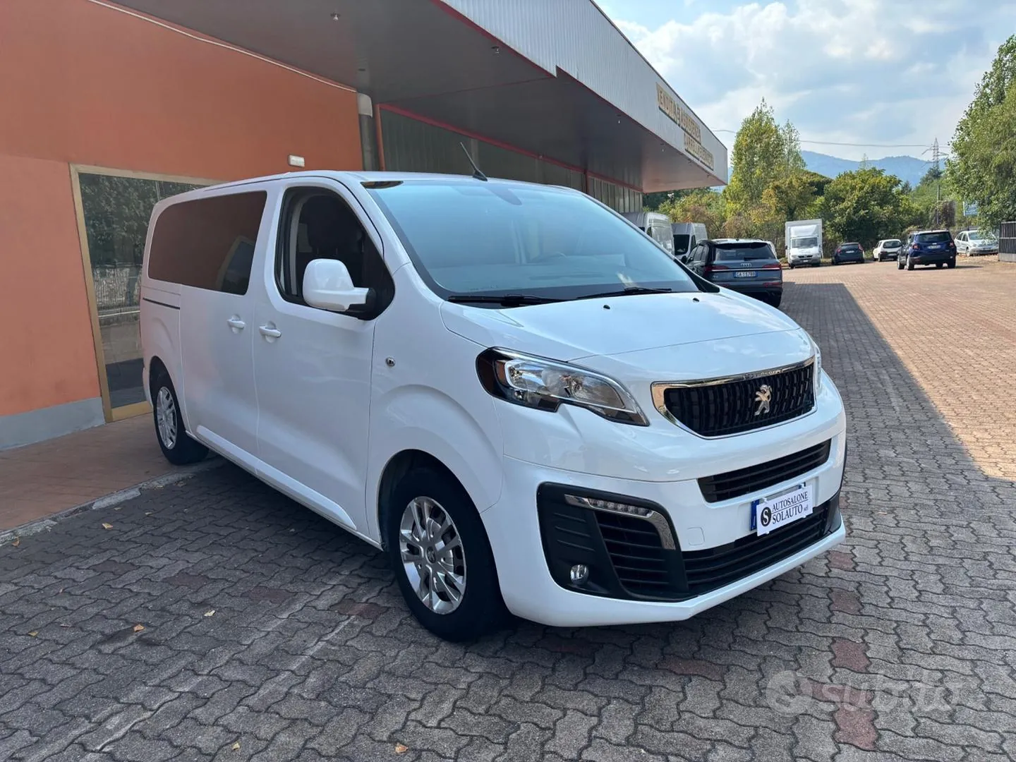 Peugeot Traveller 2020 photo 3