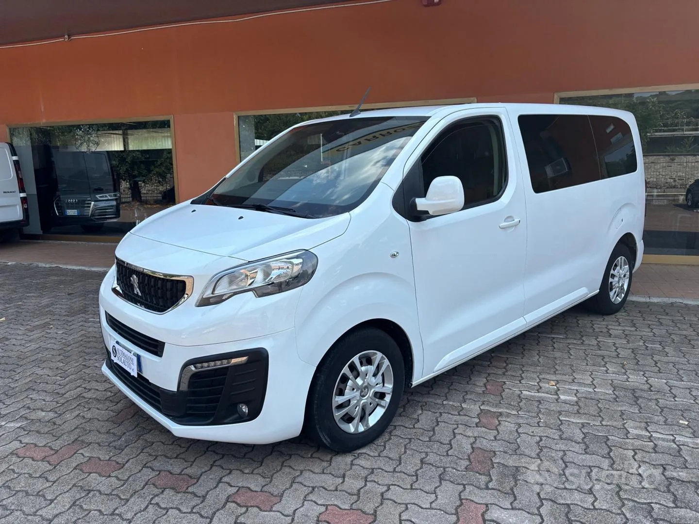 Peugeot Traveller