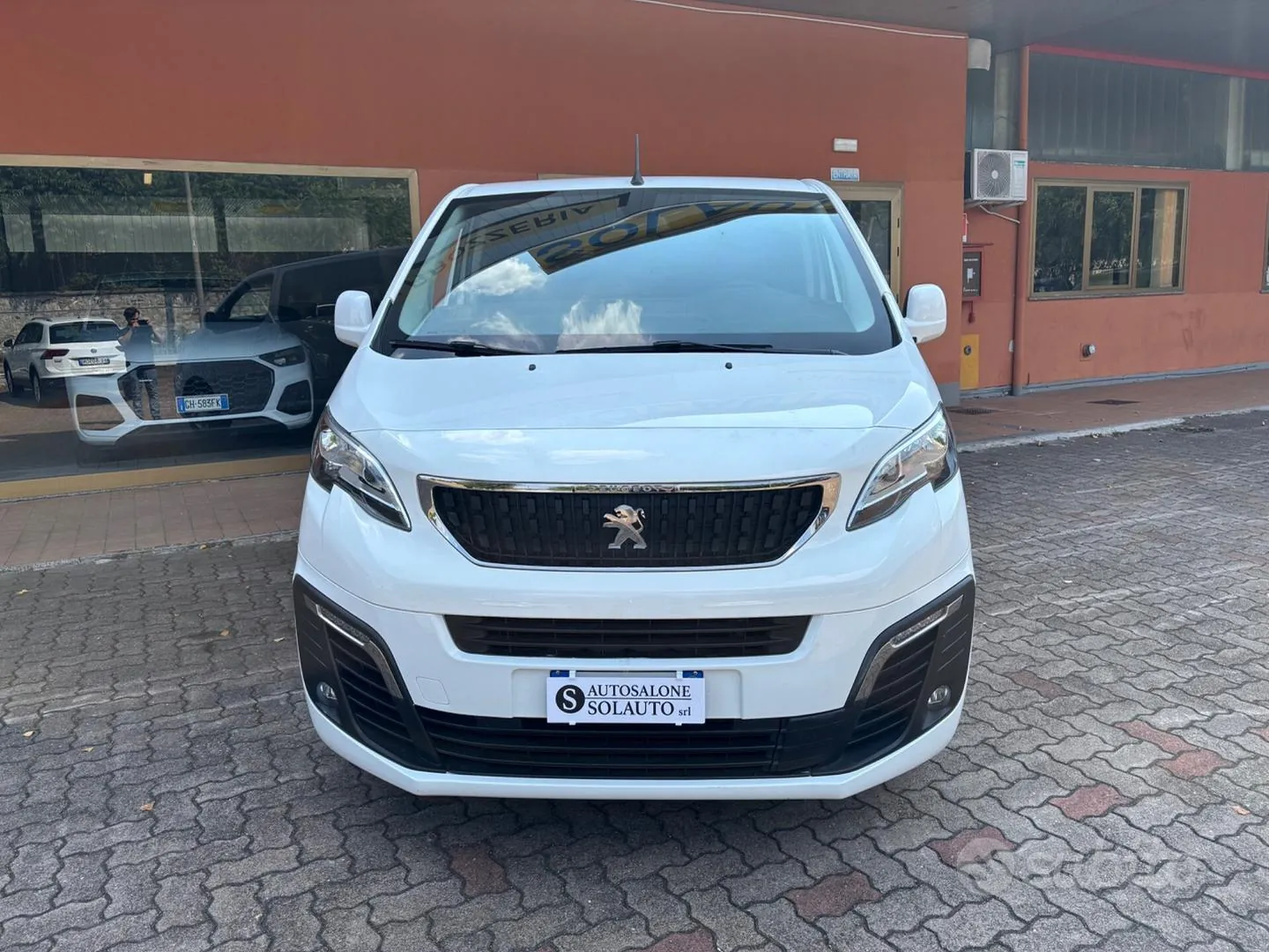 Peugeot Traveller 2020 photo 2