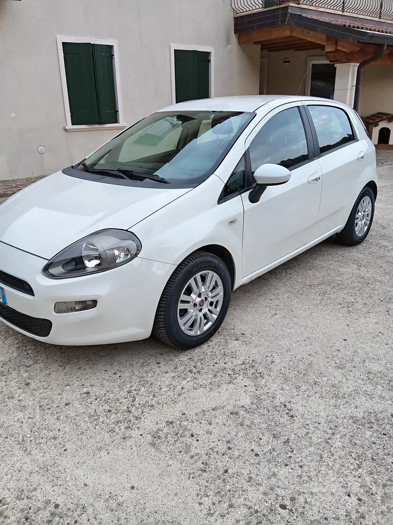 Fiat Punto 2013 photo 2