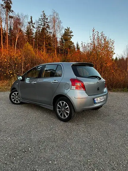 Toyota Yaris 2011 photo 5