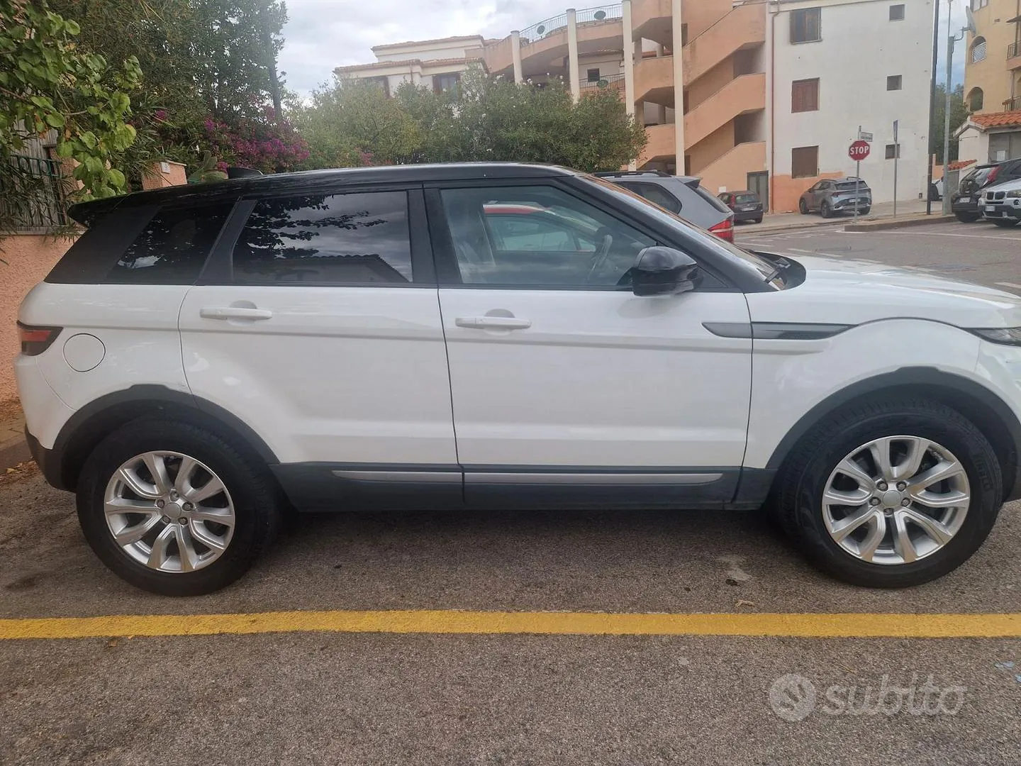 Land Rover Range Rover Evoque 2017 photo 2