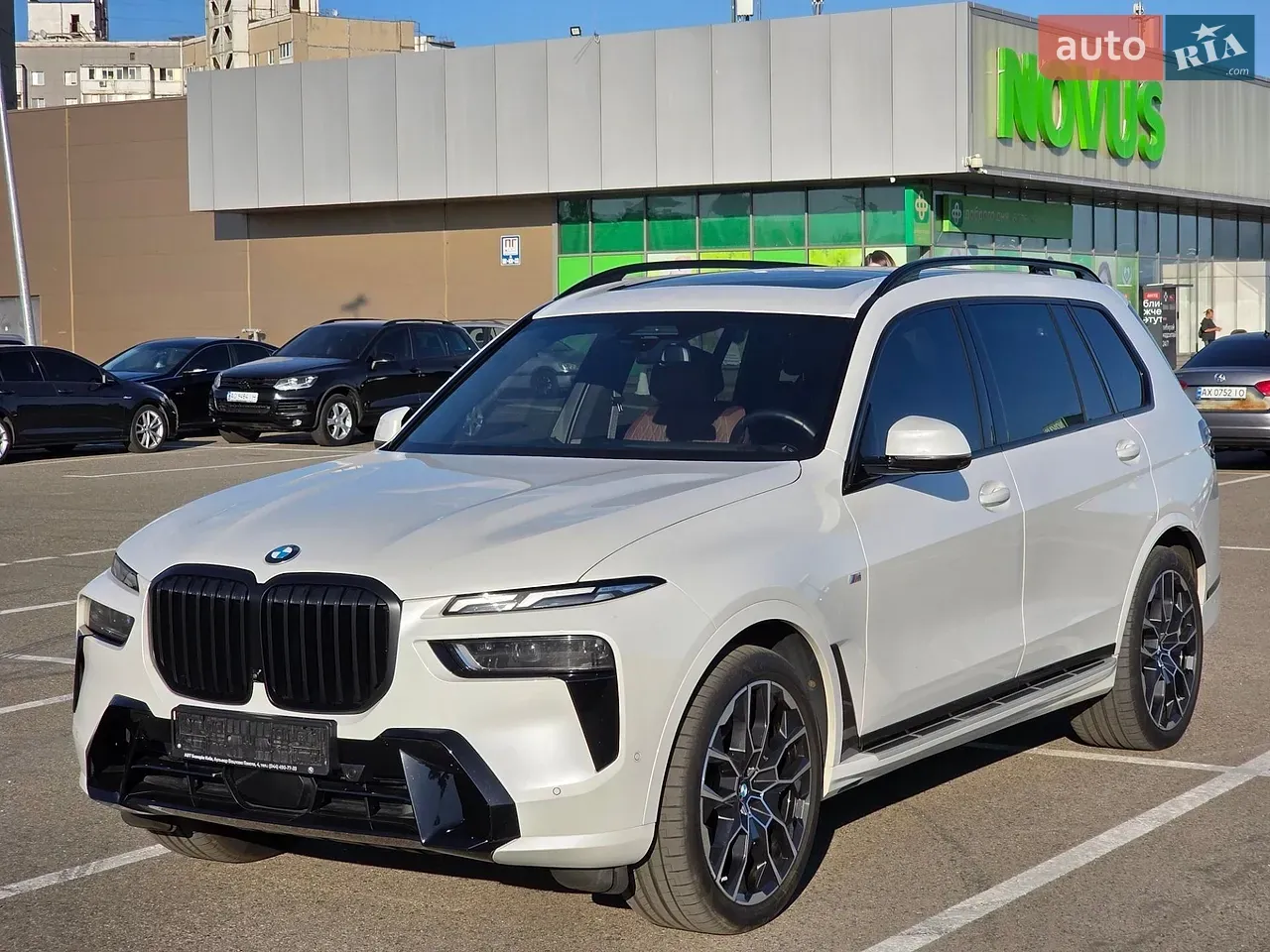 BMW X7 2023 photo 2