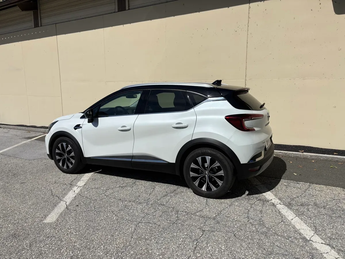 Renault Captur 2024 photo 3