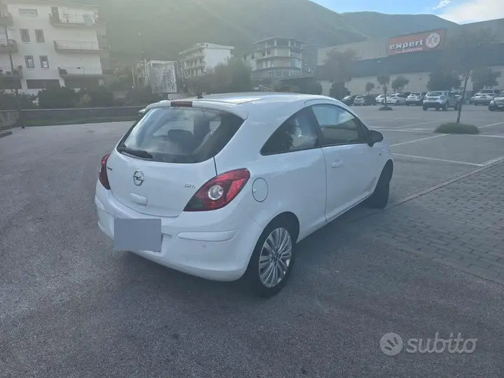 Opel Corsa D 2012 photo 3