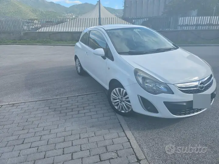 Opel Corsa D 2012 photo 2