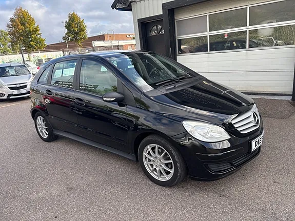 Mercedes-Benz B180