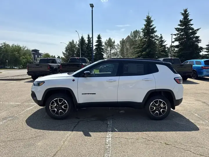 Jeep Compass 2026 photo 4