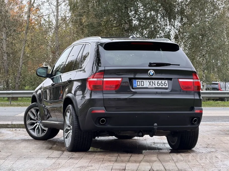 BMW X5 2010 photo 4