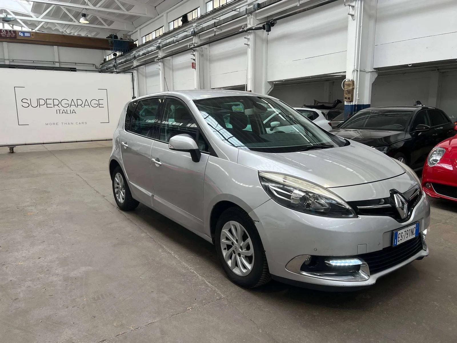 Renault Scenic 2013 photo 2