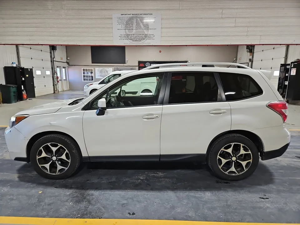 Subaru Forester 2015 photo 2