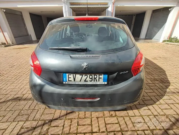 Peugeot 208 2014 photo 5