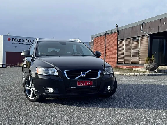 Volvo V50 2011 photo 2