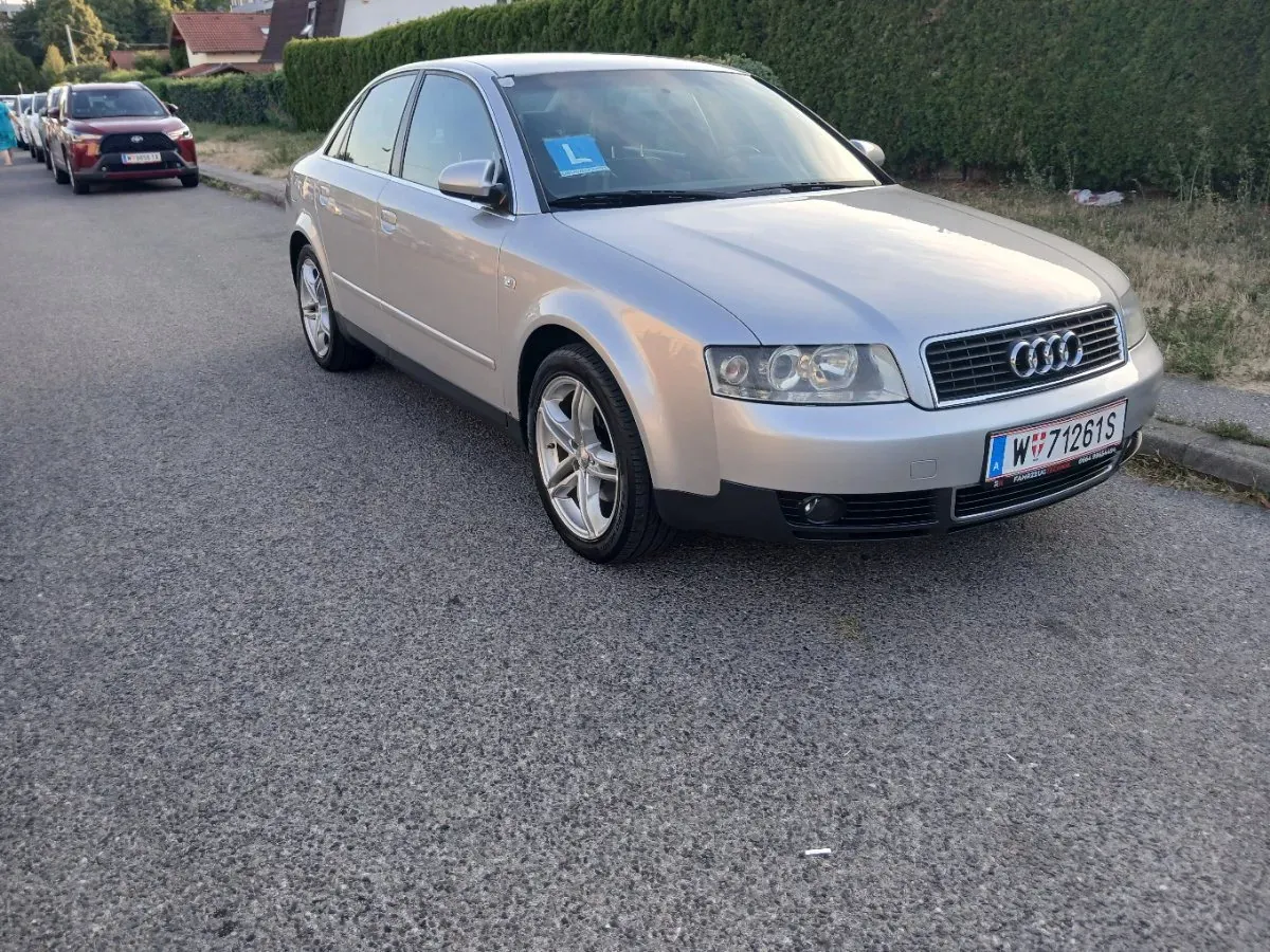 Audi A4 2004 photo 3