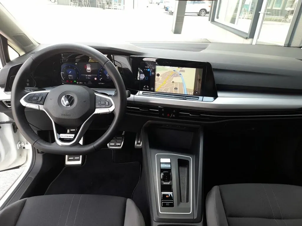 Volkswagen Golf 2022 photo 3