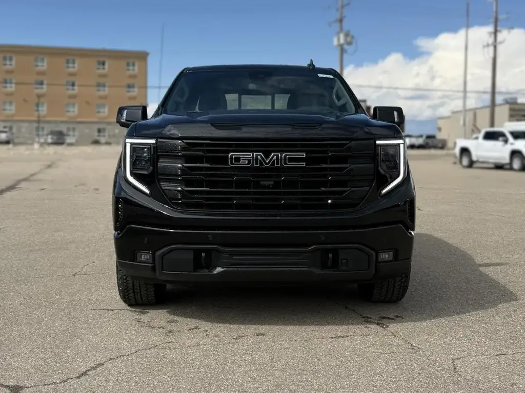 GMC Sierra 1500 2026 photo 2