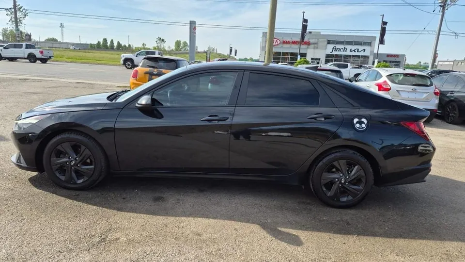 Hyundai Elantra 2021 photo 2